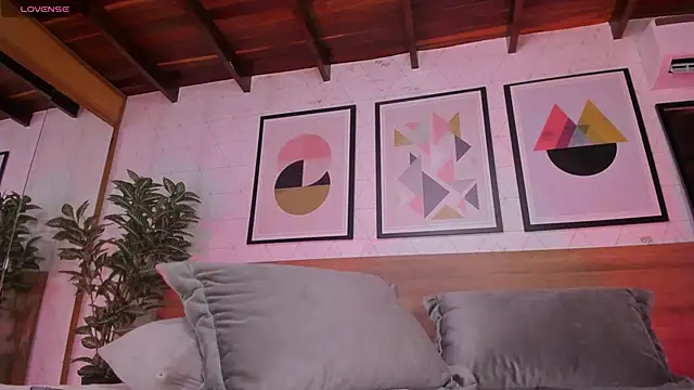 Snapshot of AgattaDuque chatting on 02/24/25, 05:00 AgattaDuque online show from 02/24/25, 05:00