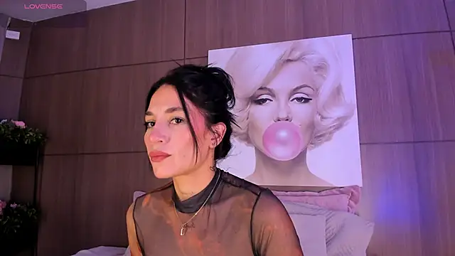 Snapshot of AgattaDuque chatting on 10/01/25, 11:44 AgattaDuque online show from 10/01/25, 11:44