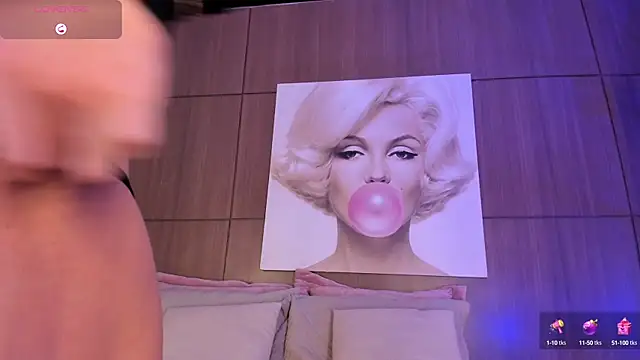 Snapshot of AgattaDuque chatting on 10/12/25, 11:26 AgattaDuque online show from 10/12/25, 11:26