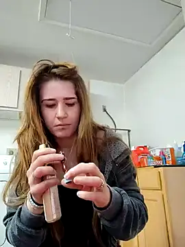 Snapshot of halobabe7620 chatting on 02/21/25, 06:37 halobabe7620 online show from 02/21/25, 06:37