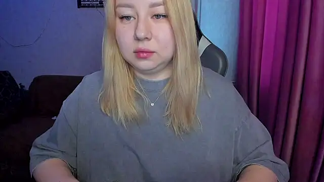 Milafoxxxy online show from 11/11/25, 10:15