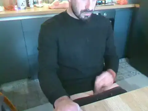 Snapshot of giorgakaci69 chatting on 12/02/24, 11:01 giorgakaci69 online show from 12/02/24, 11:01