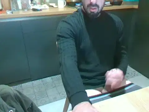 Snapshot of giorgakaci69 chatting on 12/30/24, 01:36 giorgakaci69 online show from 12/30/24, 01:36