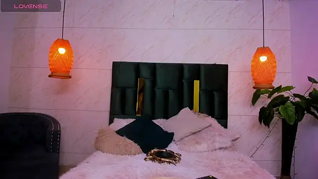 Taiissa  online show from 03/01/25, 10:21