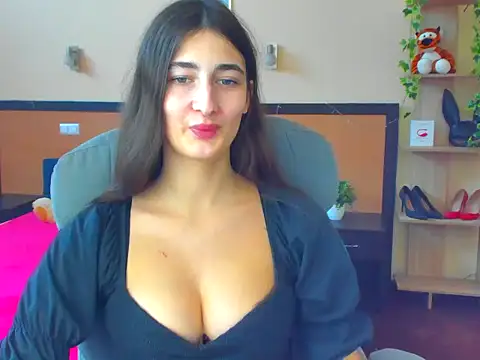 Snapshot of Moon-liza chatting on 01/23/25, 10:22 Moon-liza online show from 01/23/25, 10:22