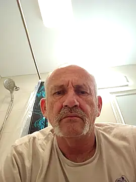 Snapshot of den-rock4u chatting on 03/04/26, 11:33 den-rock4u online show from 03/04/26, 11:33