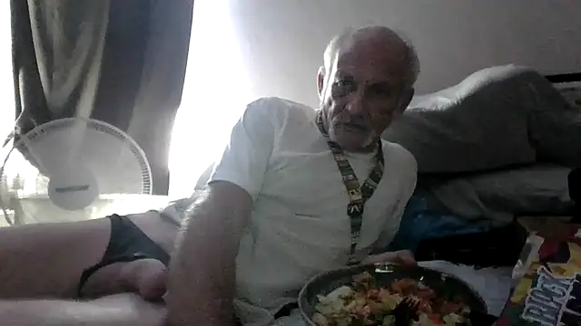 Snapshot of den-rock4u chatting on 07/13/26, 10:01 den-rock4u online show from 07/13/26, 10:01