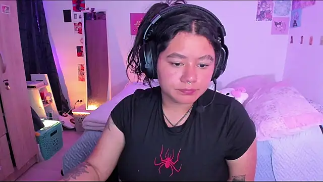 StephaniFox online show from 02/04/25, 02:17