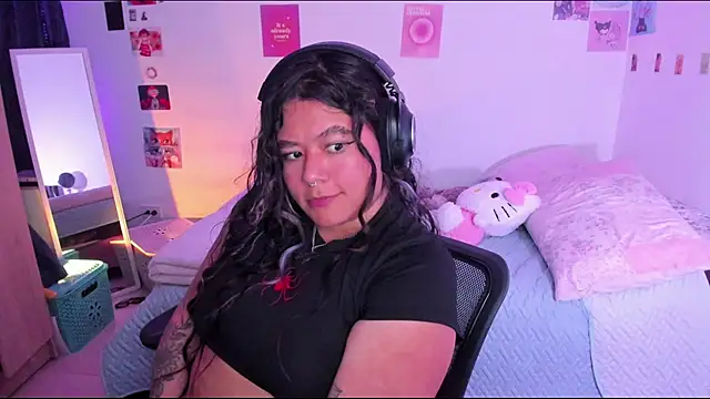 StephaniFox online show from 02/04/25, 05:21