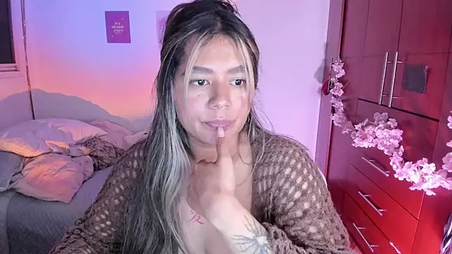 StephaniFox online show from 10/01/25, 03:01