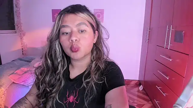 StephaniFox online show from 10/04/25, 11:36