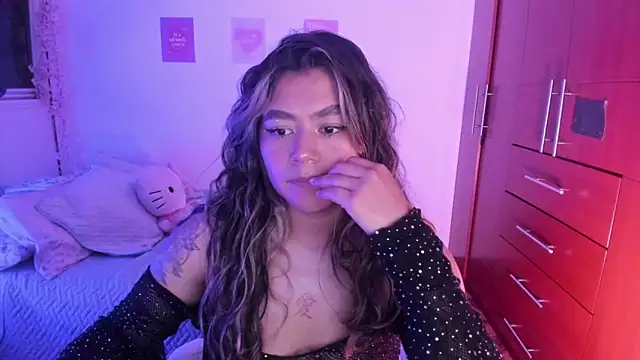 StephaniFox online show from 10/28/25, 01:20