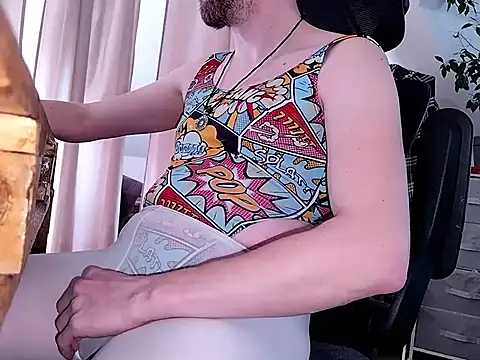 Snapshot of twinkish_90 chatting on 02/05/26, 12:43 twinkish 90 online show from 02/05/26, 12:43