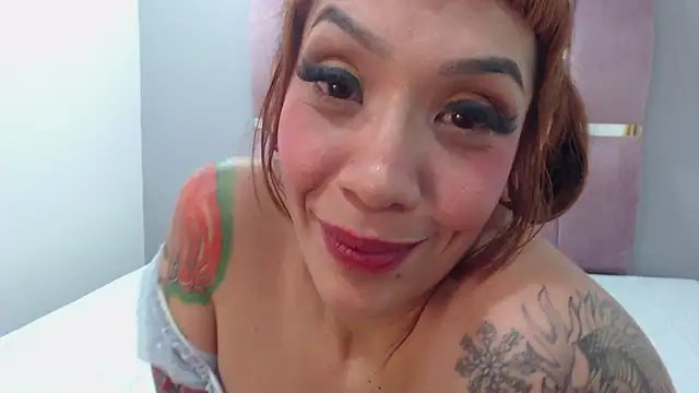 Snapshot of EmiliaKurt chatting on 03/12/25, 09:24 EmiliaKurt online show from 03/12/25, 09:24