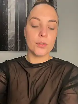 Snapshot of LiliMorganxxx chatting on 03/23/26, 10:47 LiliMorganxxx online show from 03/23/26, 10:47