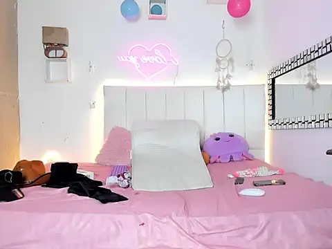 Snapshot of lilith_horny chatting on 02/10/26, 06:12 lilith horny online show from 02/10/26, 06:12