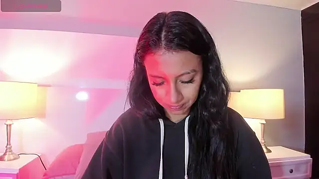 Snapshot of Tamaraakins chatting on 10/24/25, 01:07 Tamaraakins online show from 10/24/25, 01:07