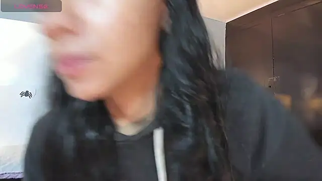 Snapshot of Tamaraakins chatting on 10/27/25, 12:20 Tamaraakins online show from 10/27/25, 12:20