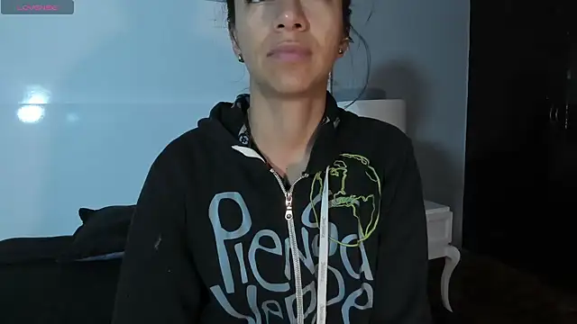 Snapshot of Tamaraakins chatting on 11/18/25, 12:20 Tamaraakins online show from 11/18/25, 12:20