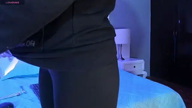 Snapshot of Tamaraakins chatting on 11/19/25, 12:27 Tamaraakins online show from 11/19/25, 12:27