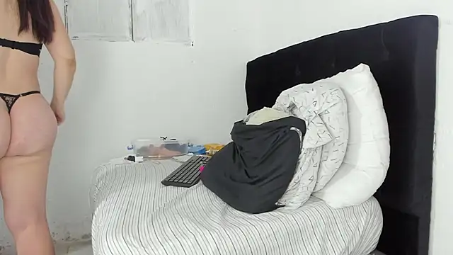 lana whitee online show from 02/07/25, 11:24