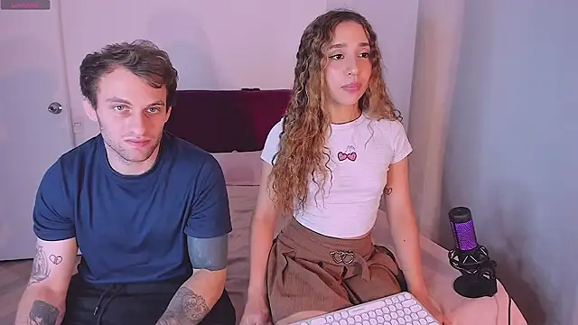 Snapshot of Ari_Feiry chatting on 12/02/25, 12:16 Ari Feiry online show from 12/02/25, 12:16