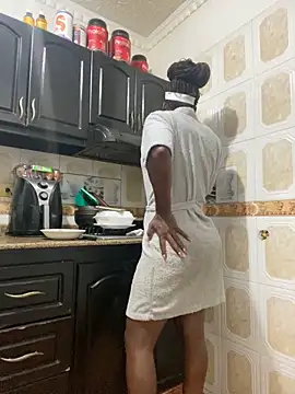 sweetsarabig22cm online show from 03/14/25, 05:05