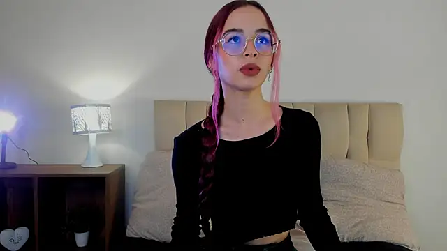 Roxxy mora online show from 01/11/25, 10:18