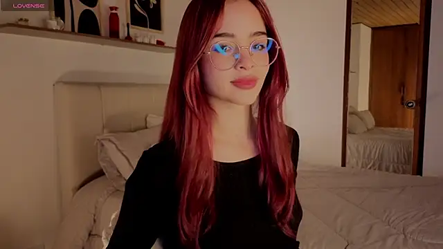 Roxxy mora online show from 10/23/25, 09:02