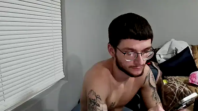 Snapshot of hungkubenski chatting on 12/02/25, 02:17 hungkubenski online show from 12/02/25, 02:17