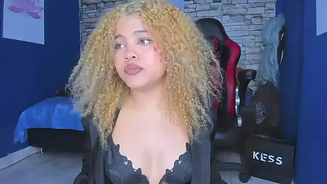 Snapshot of sofiacastillo01 chatting on 02/20/25, 05:40 sofiacastillo01 online show from 02/20/25, 05:40