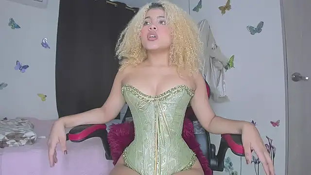 Snapshot of sofiacastillo01 chatting on 09/12/25, 02:17 sofiacastillo01 online show from 09/12/25, 02:17