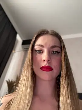 Snapshot of LoveGameSexx chatting on 02/14/26, 09:28 LoveGameSexx online show from 02/14/26, 09:28