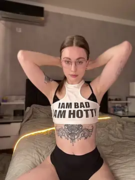 Snapshot of LoveGameSexx chatting on 02/22/26, 08:46 LoveGameSexx online show from 02/22/26, 08:46