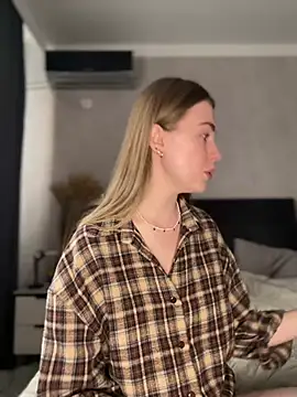 Snapshot of LoveGameSexx chatting on 03/01/26, 09:55 LoveGameSexx online show from 03/01/26, 09:55