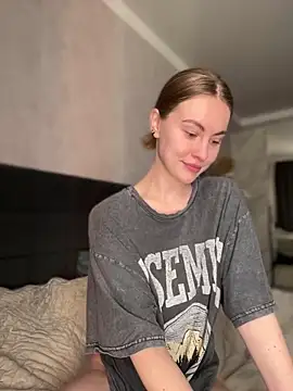 Snapshot of LoveGameSexx chatting on 03/15/26, 09:04 LoveGameSexx online show from 03/15/26, 09:04