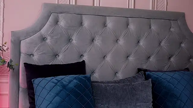 LucyAddison online show from 02/11/25, 04:22