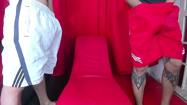 Snapshot of Extreme_Team8 chatting on 01/09/25, 05:44 Extreme Team8 online show from 01/09/25, 05:44