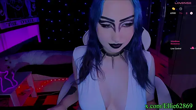 Snapshot of Kitty_goth chatting on 12/21/24, 06:34 Kitty goth online show from 12/21/24, 06:34