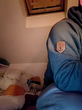 Snapshot of Bartzrl chatting on 11/11/25, 01:38 Bartzrl online show from 11/11/25, 01:38