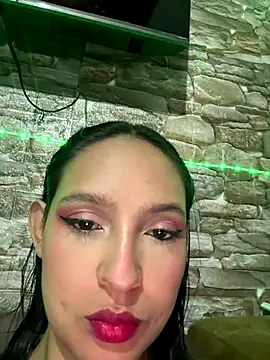 Snapshot of twohornys chatting on 12/18/25, 11:11 twohornys online show from 12/18/25, 11:11