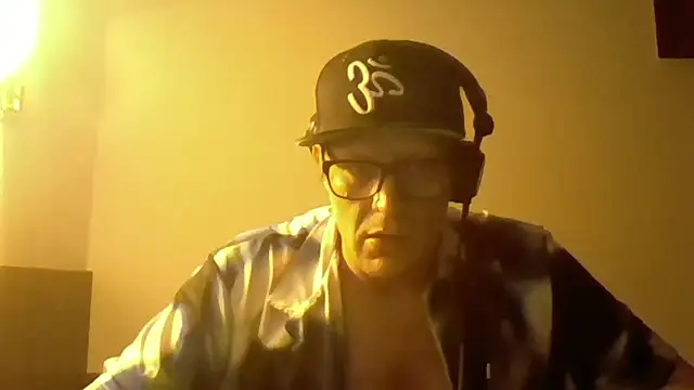 Bigthroaterboy online show from 12/12/24, 07:37