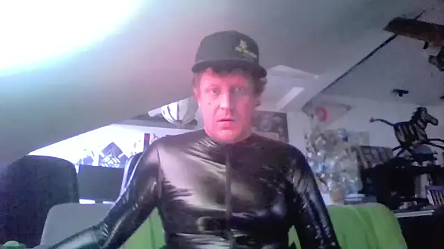 Snapshot of Bigthroaterboy chatting on 05/08/26, 05:07 Bigthroaterboy online show from 05/08/26, 05:07
