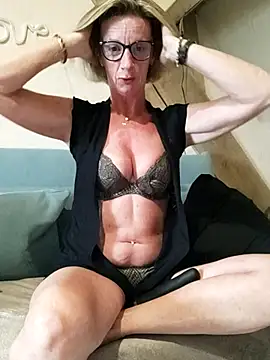 Snapshot of tatianasexymilf chatting on 05/29/26, 07:23 tatianasexymilf online show from 05/29/26, 07:23