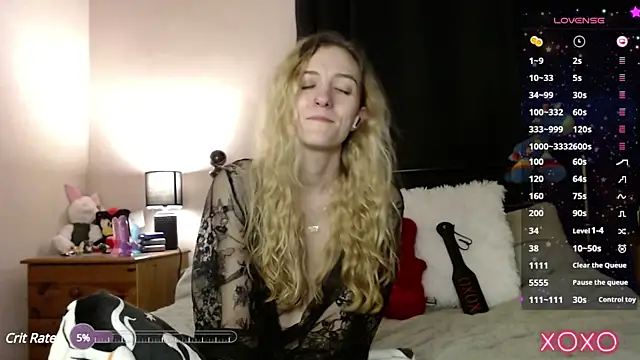 Snapshot of EllieeRose chatting on 02/02/25, 09:08 EllieeRose online show from 02/02/25, 09:08