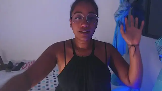 Snapshot of Ahlya chatting on 09/25/25, 11:30 Ahlya online show from 09/25/25, 11:30