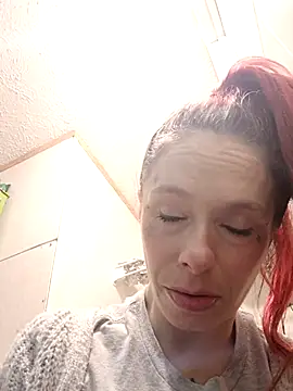 Snapshot of vvictoria_xxx chatting on 02/14/26, 09:39 vvictoria xxx online show from 02/14/26, 09:39