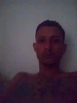 Snapshot of magrinhosafadoo33 chatting on 11/20/25, 11:21 magrinhosafadoo33 online show from 11/20/25, 11:21