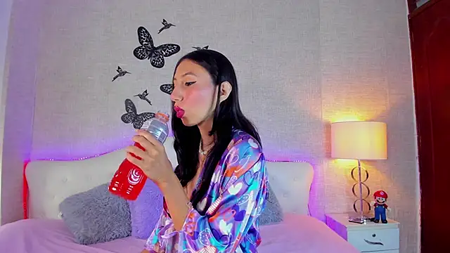 Snapshot of LyaEvanss chatting on 03/09/25, 02:50 LyaEvanss online show from 03/09/25, 02:50