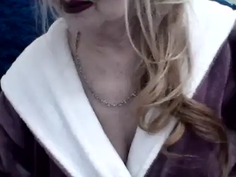 CarlyTreat online show from 01/10/25, 04:09